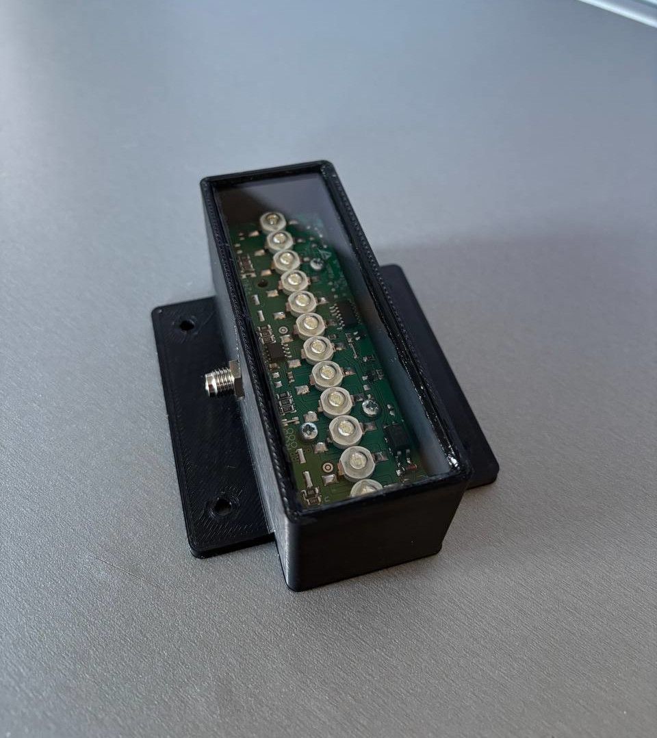 Подсветка Л36 в корпусе с нестандартным креплением